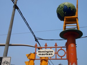 ケンジントンマーケットの入り口にあるオブジェ